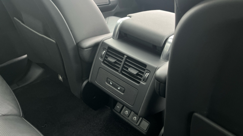 Land Rover Discovery 3.0 D300 R-Dynamic HSE 5dr Auto Diesel Station Wagon